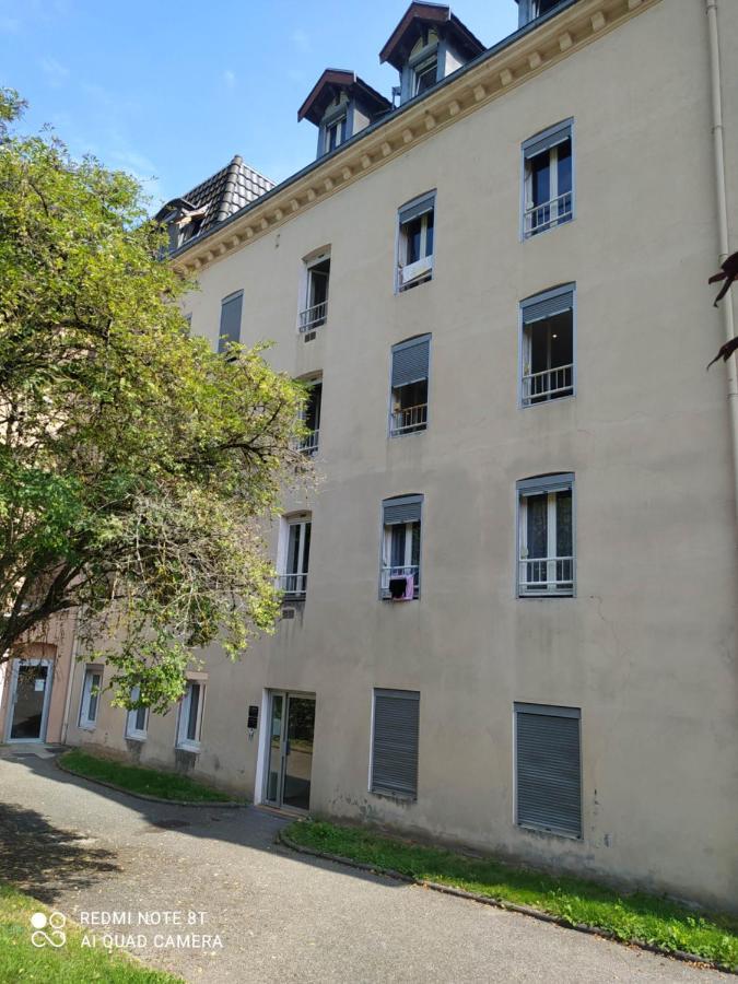 Joli Studio Au Centre D'Uriage Vaulnaveys-le-Haut Экстерьер фото